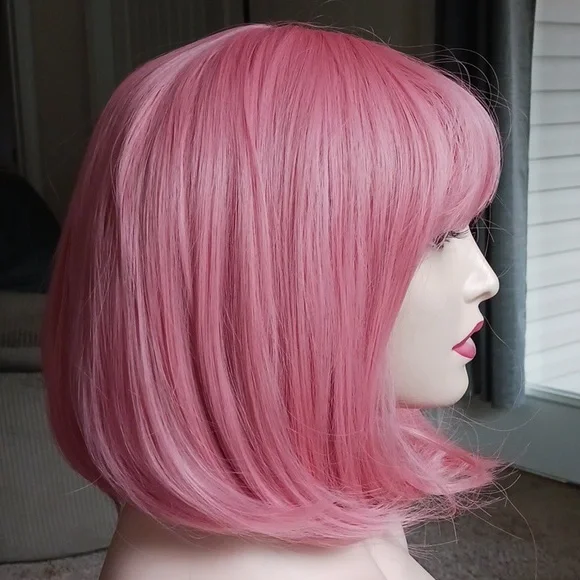 Short pink bobbed wig - Picture 2 of 4